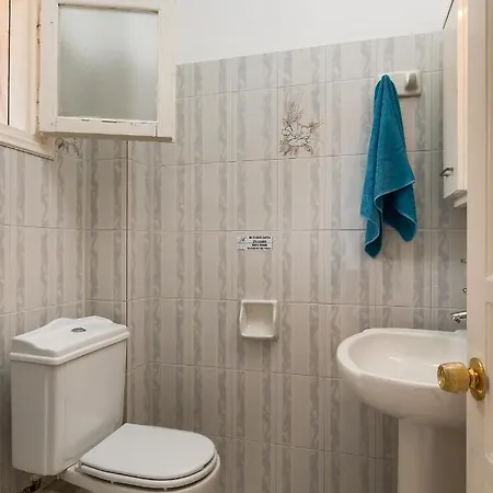 Nikiforos Apartments, Mesongi