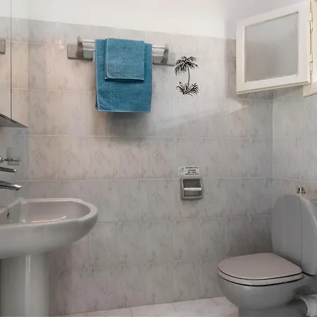 Nikiforos Apartments, Mesongi