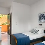 Nikiforos Corfu Mesongí